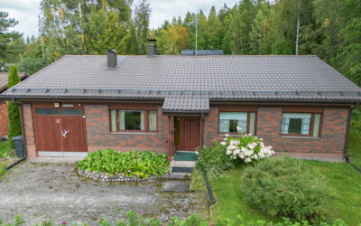 4h, tupak, takkah., wc, kph, s, autotalli Tampere Kaarnakatu 11